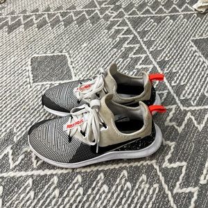 White Nike sneakers size 7.5